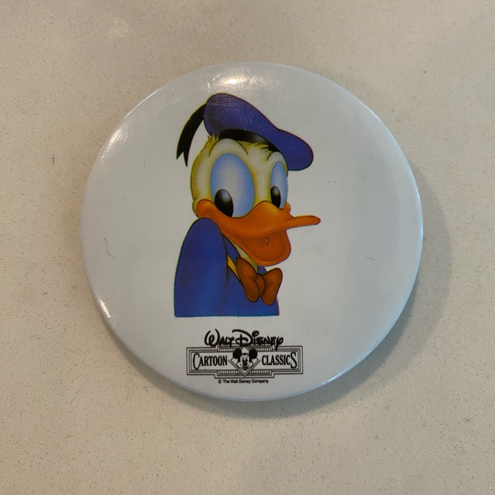 VINTAGE Disney Cartoon Classics Donald Duck Button